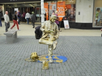 Фото living statue, human statue